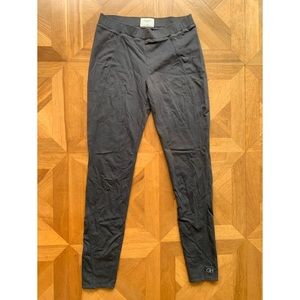 Gilly Hicks leggings